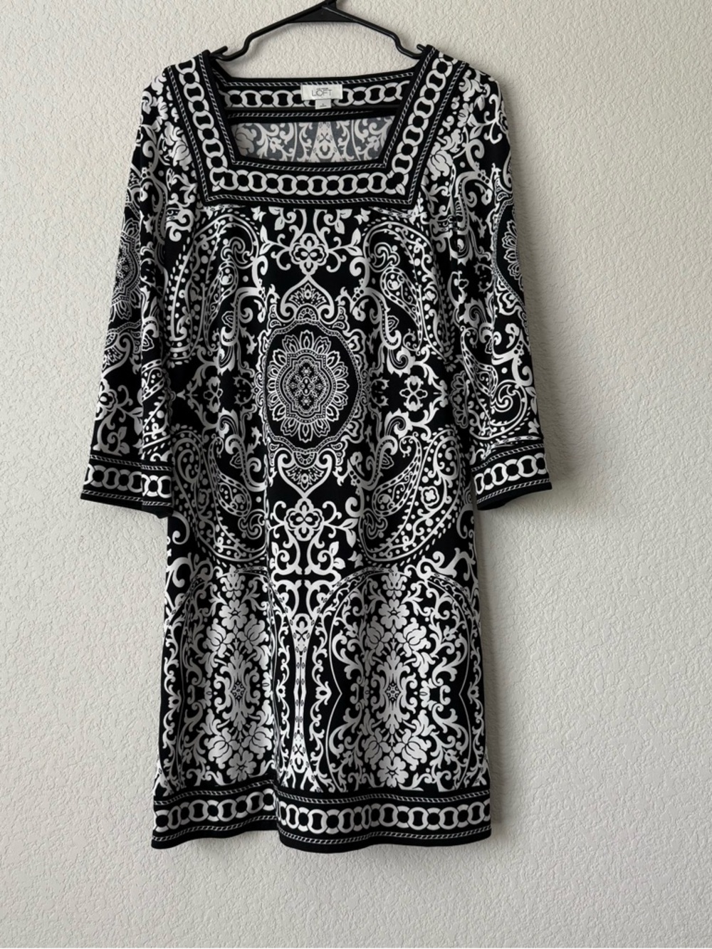LOFT Black & White Medallion Print Shift Dress